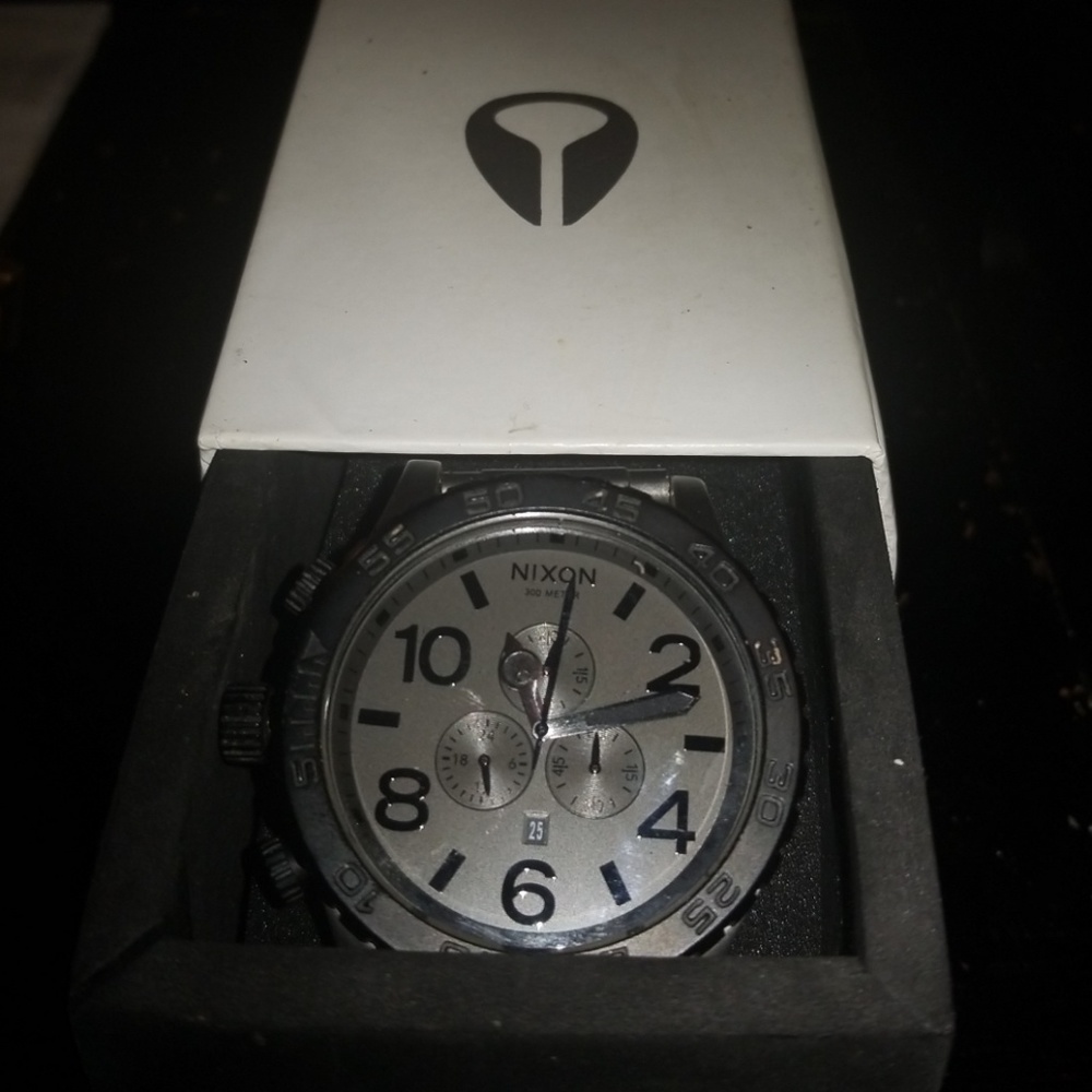 Nixon matte gun metal 51-30 chrono